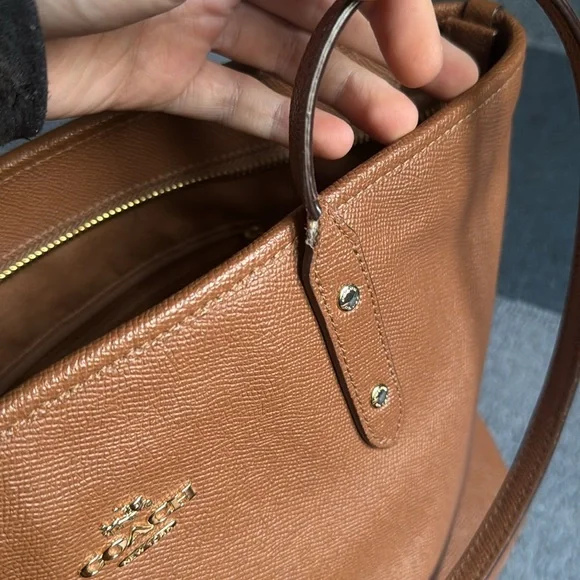 Coach City Zip Tote - Picture 8 of 14